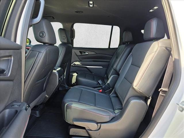 Used 2024 Chevrolet Traverse Z71 AWD/4WD image 19