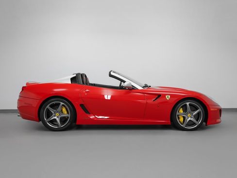 Used 2011 Ferrari 599 SA Aperta image 4