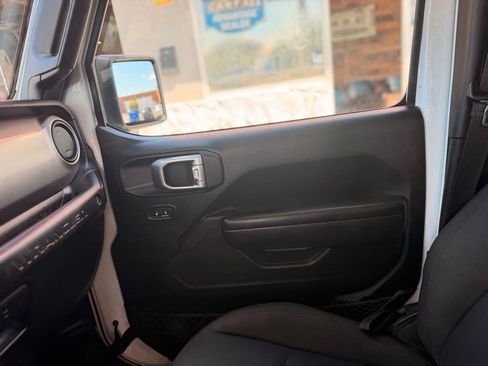 Used 2020 Jeep Wrangler Unlimited Sport S AWD/4WD image 25