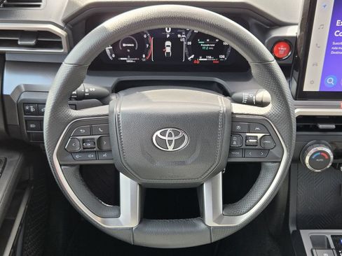 Used 2025 Toyota Tacoma TRD Sport AWD/4WD image 14