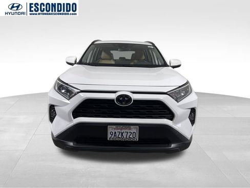 Used 2020 Toyota RAV4 XLE Premium image 8