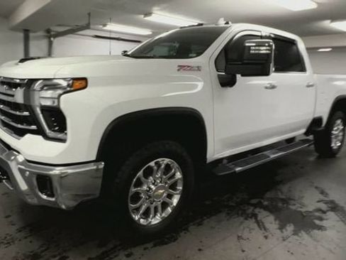 Certified 2025 Chevrolet Silverado 2500 LTZ w/ LTZ Convenience Package AWD/4WD image 4