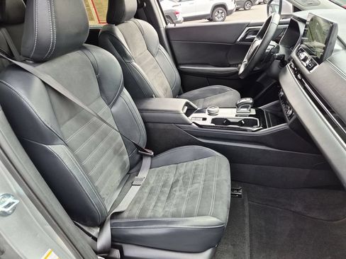 Used 2025 Mitsubishi Outlander SE AWD/4WD image 31