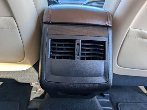 Used 2018 Toyota Avalon XLE image 7