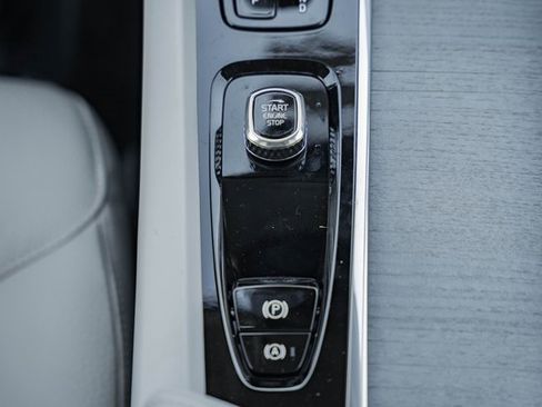 New 2026 Volvo V60 B5 Cross Country Plus w/ Protection Package Premier image 24