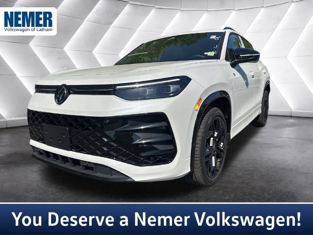 New 2026 Volkswagen Tiguan SE R-Line AWD/4WD image 1