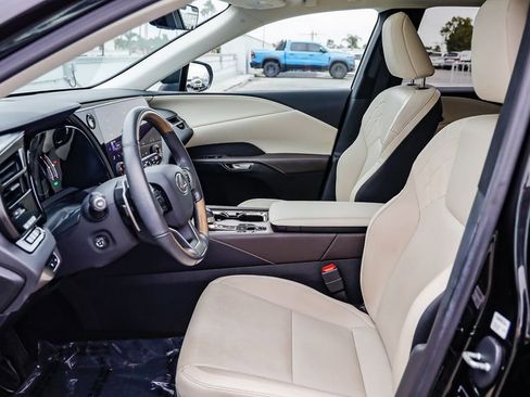 Used 2023 Lexus RX 350h image 19