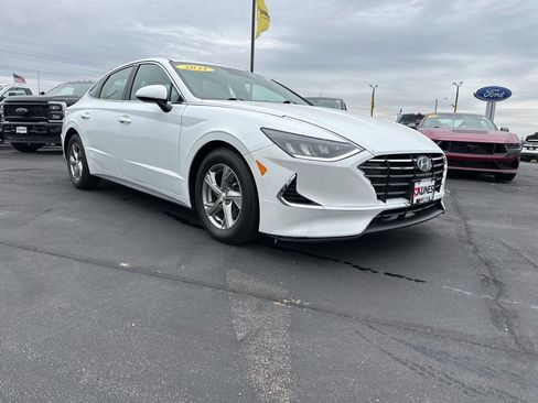 Used 2021 Hyundai Sonata SE image 2