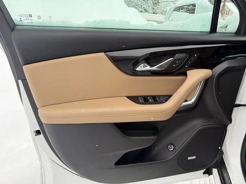 Used 2019 Chevrolet Blazer Premier w/ Sun and Wheels Package image 7