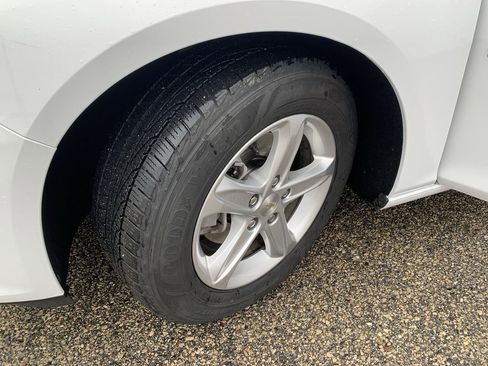 Certified 2022 Chevrolet Malibu LS image 2