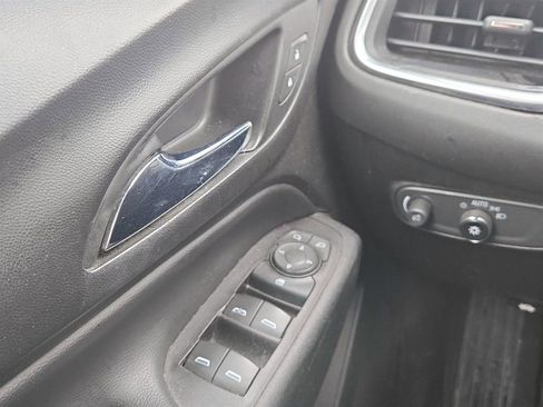 Used 2018 Chevrolet Equinox LT image 22