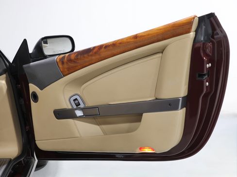 Used 2006 Aston Martin DB9 Volante RWD image 16