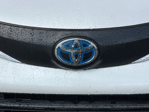 Used 2023 Toyota Sienna XLE image 49