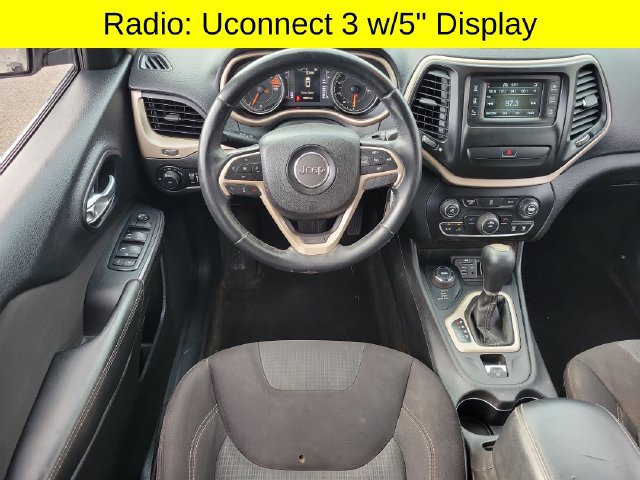 Used 2017 Jeep Cherokee Latitude AWD/4WD image 9