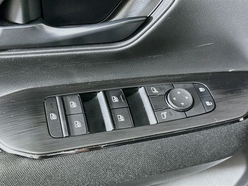 Used 2025 Nissan Kicks S FWD image 15