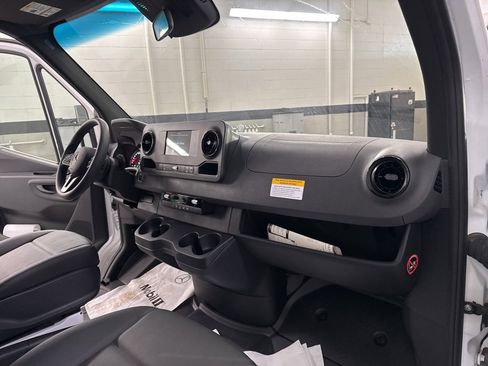 Used 2023 Mercedes-Benz Sprinter 3500 image 20