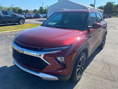 Certified 2024 Chevrolet TrailBlazer LT w/ Convenience Package FWD image 3