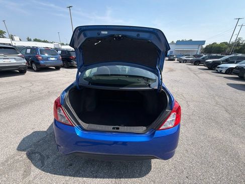 Used 2016 Nissan Versa SV w/ SV Appearance Package FWD image 10