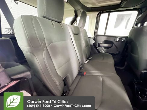 Used 2018 Jeep Wrangler Unlimited Sport S AWD/4WD image 16