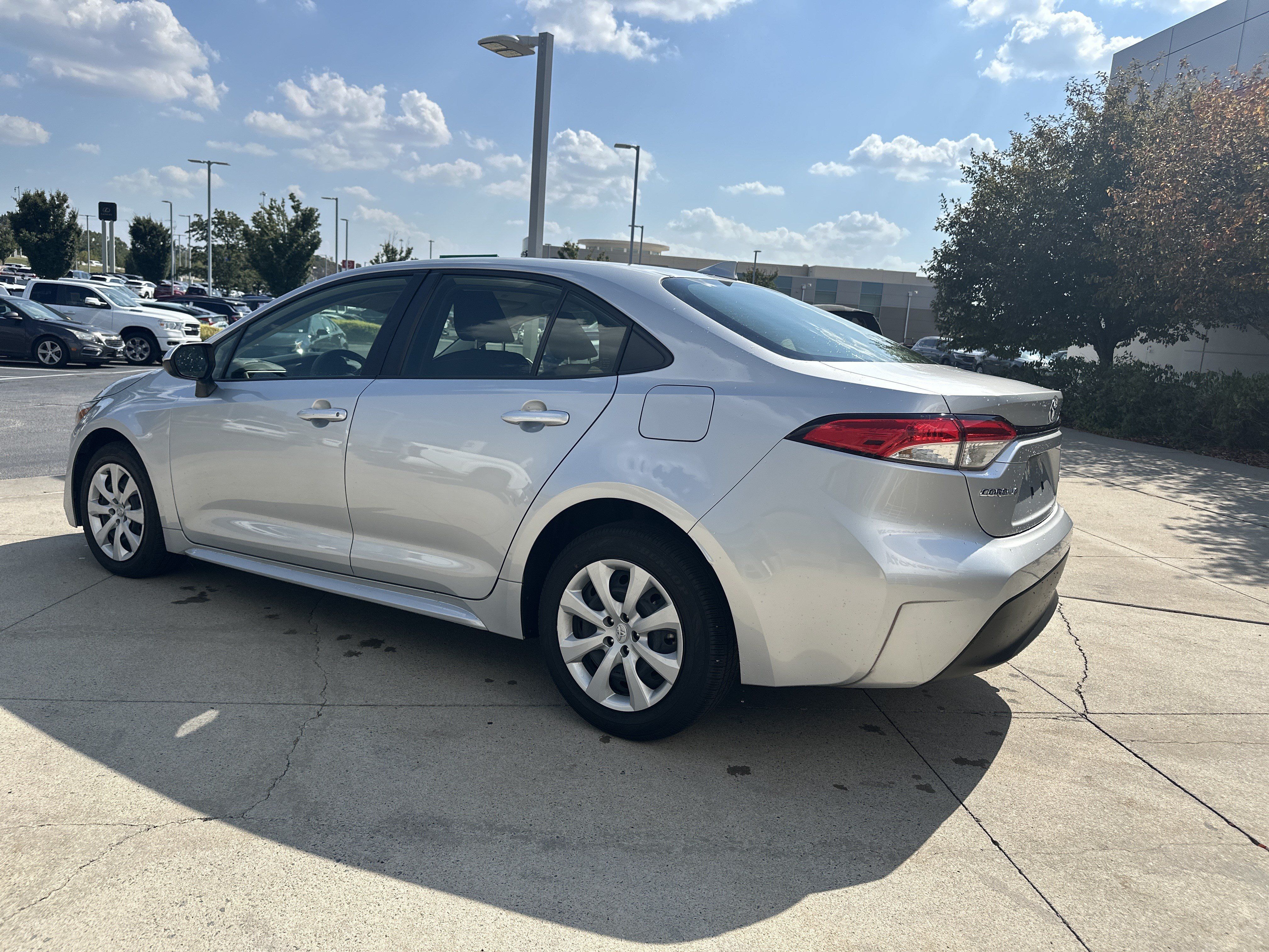 Used 2025 Toyota Corolla LE FWD image 7