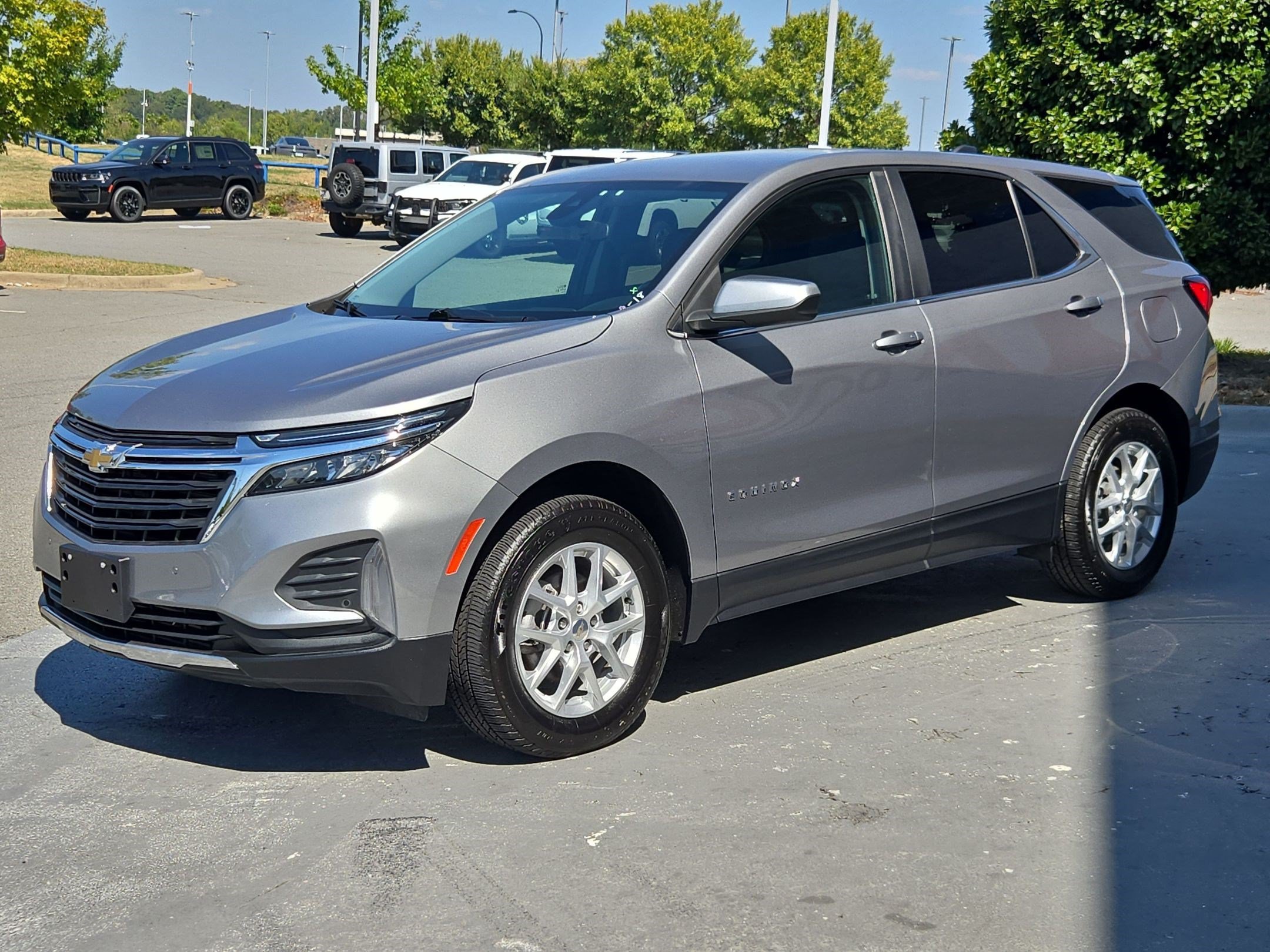 Used 2024 Chevrolet Equinox LT AWD/4WD image 3