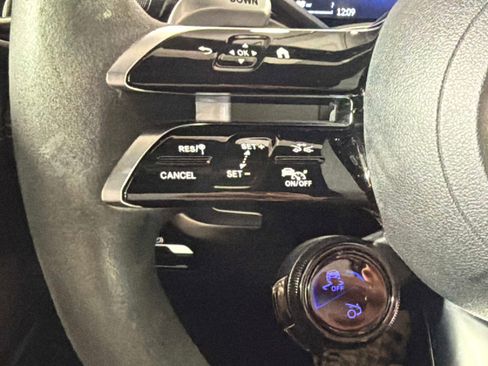 Used 2022 Mercedes-Benz SL 63 AMG 4MATIC image 38