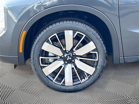 New 2026 Mitsubishi Outlander SEL image 31
