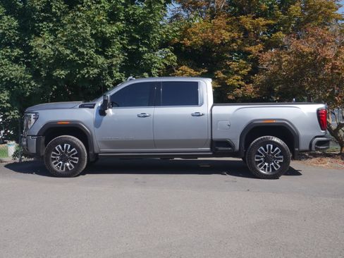 Used 2024 GMC Sierra 2500 Denali Ultimate AWD/4WD image 15
