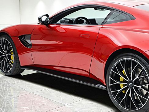 Used 2023 Aston Martin V8 Vantage Coupe RWD image 8