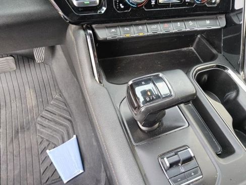 Used 2023 GMC Sierra 1500 AT4 w/ AT4 Premium Package AWD/4WD image 3