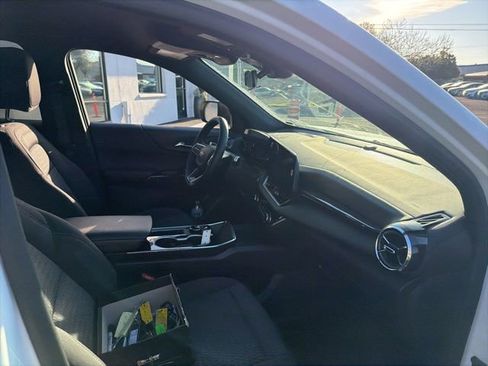 Used 2026 Chevrolet Equinox LT image 9