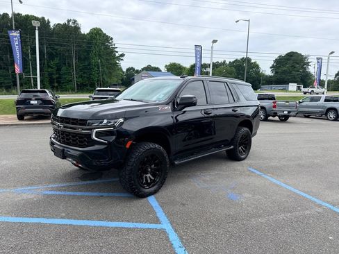 Used 2021 Chevrolet Tahoe Z71 w/ Luxury Package AWD/4WD image 2