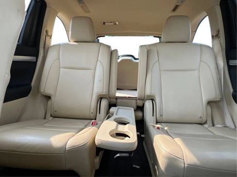 Used 2016 Toyota Highlander XLE AWD/4WD image 19