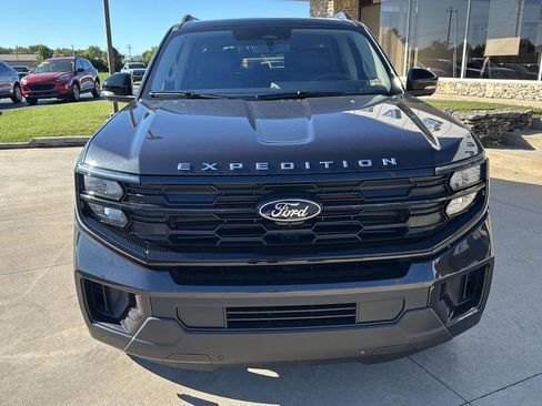 New 2025 Ford Expedition Max Active image 2