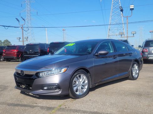 Used 2018 Honda Accord LX image 10