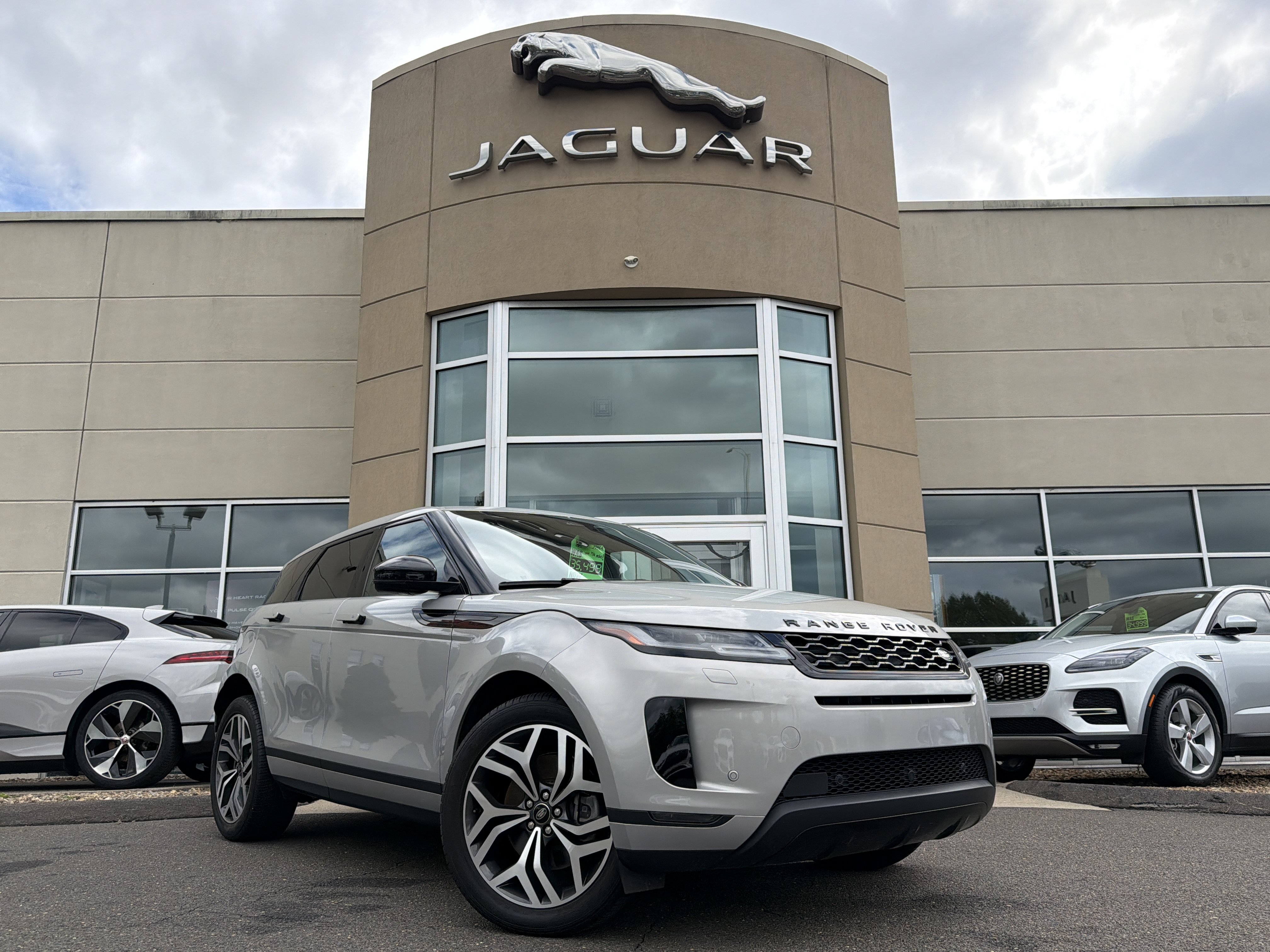 Used 2023 Land Rover Range Rover Evoque SE AWD/4WD image 1