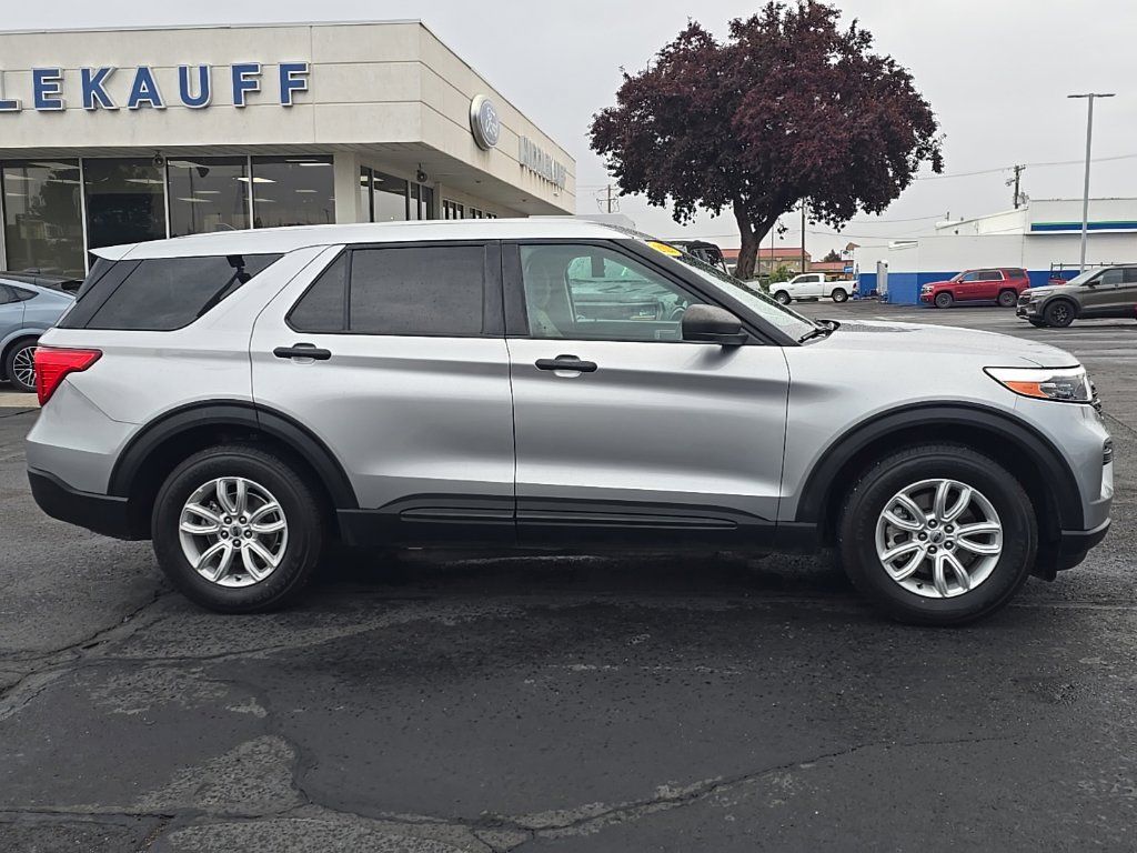 Used 2021 Ford Explorer 4WD w/ Class III Trailer Tow Package image 2
