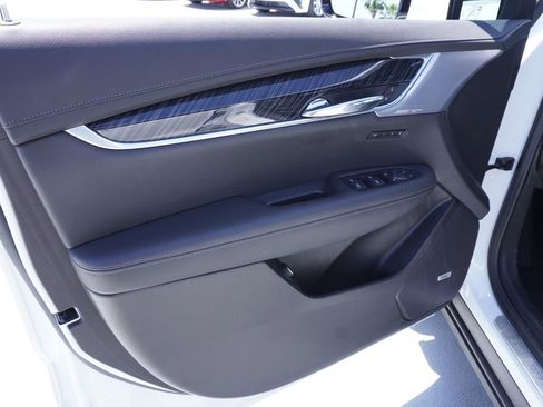 Certified 2024 Cadillac XT6 Premium Luxury FWD image 16