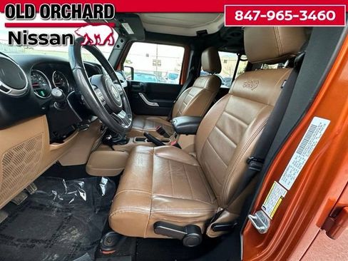 Used 2011 Jeep Wrangler Unlimited Sahara w/ Connectivity Group AWD/4WD image 11