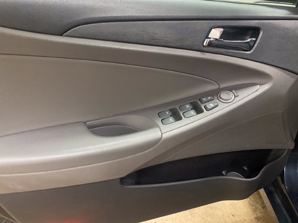 Used 2013 Hyundai Sonata GLS w/ Popular Equipment Pkg FWD image 9