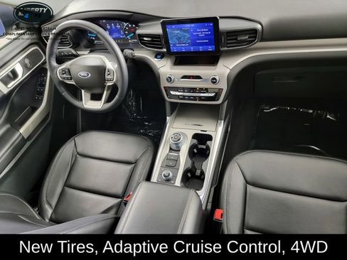 Used 2023 Ford Explorer XLT w/ Equipment Group 202A AWD/4WD image 32