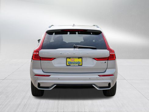 Used 2025 Volvo XC60 B5 Plus AWD/4WD image 6