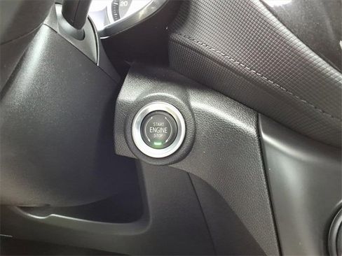 Used 2021 Chevrolet TrailBlazer LT image 30