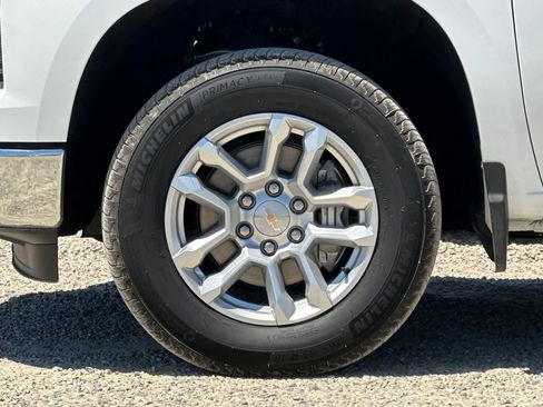 Used 2025 Chevrolet Silverado 1500 LT AWD/4WD image 35