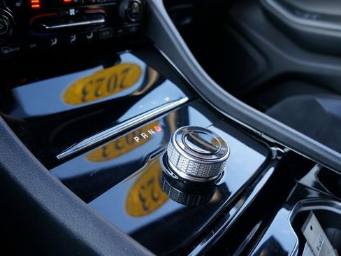 Used 2023 Jeep Grand Cherokee L Laredo image 29