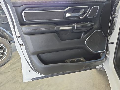 Used 2024 RAM 1500 Laramie AWD/4WD image 12