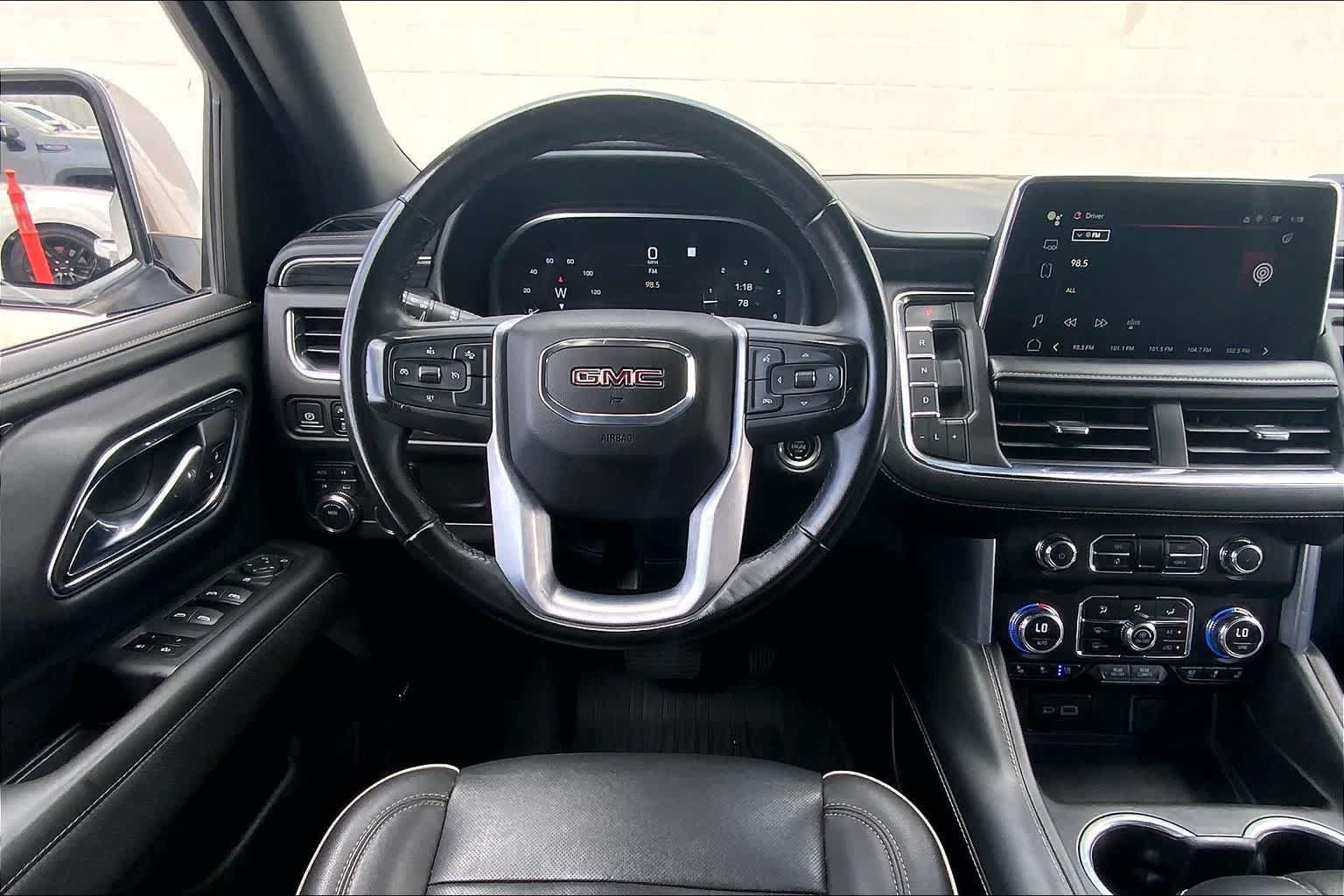 Used 2023 GMC Yukon SLT AWD/4WD image 14