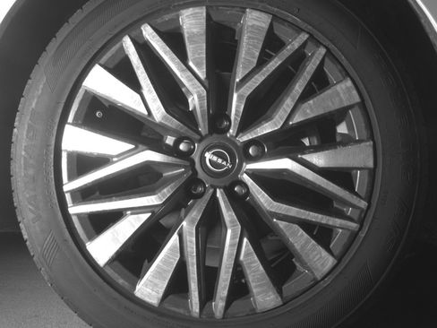 Used 2025 Nissan Altima 2.5 SV FWD image 13