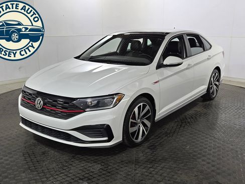 Used 2019 Volkswagen Jetta GLI Autobahn FWD image 3