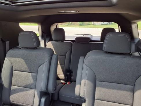 Used 2024 Chevrolet Traverse LT AWD/4WD image 11